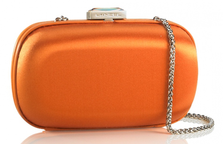 Встреча с мастером по персонификации кожаных изделий Lancel