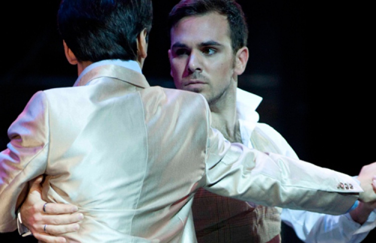 Tango Abril