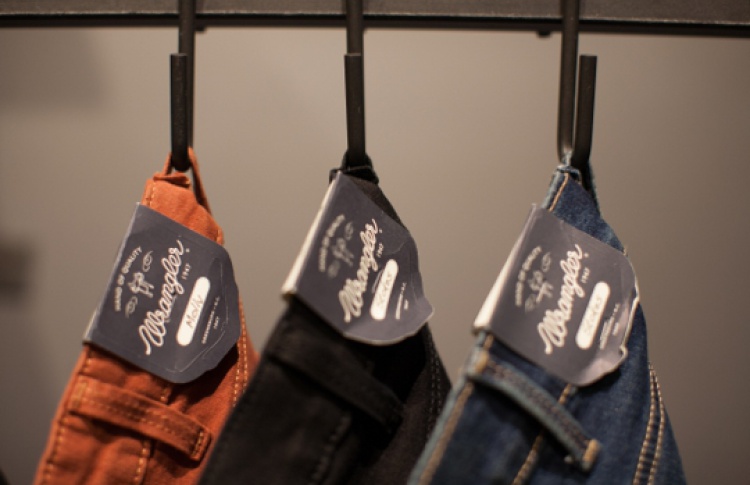 Появился новый джинсовый мультибренд Lee и Wrangler