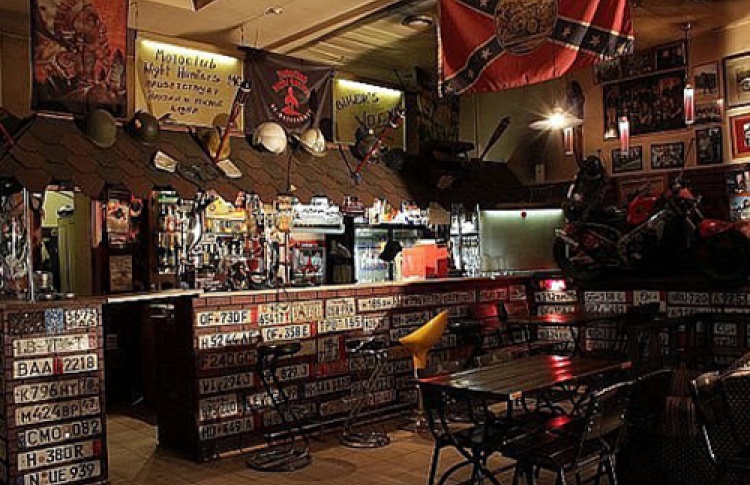 Amazing Saloon Party