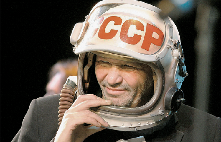 «Родина дает нам достаточно маразма»
