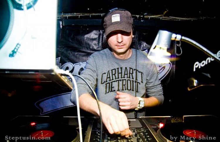 Steptusin: DJ Timij Birthday