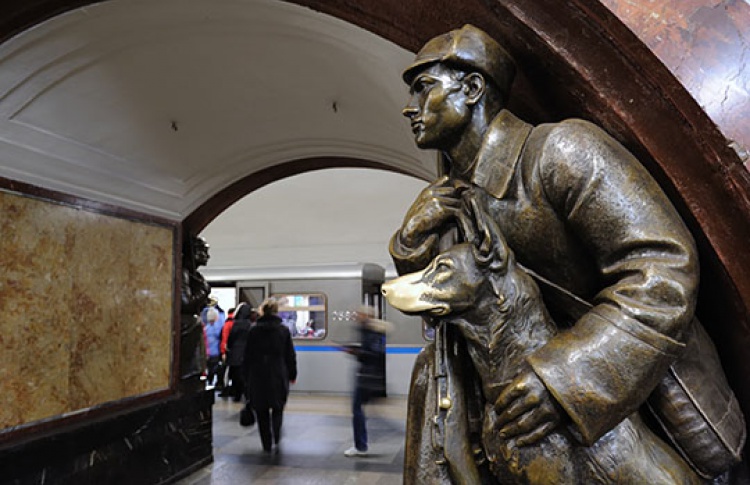 20 самых запоминающихся станций московского метро Фото №390303