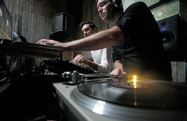 «Techno Gipsy Sunday Sessions»: Wolf & Lamb