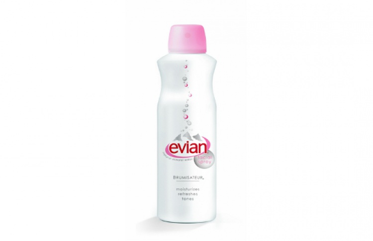 Evian выпускает тонизирующий спрей для лица