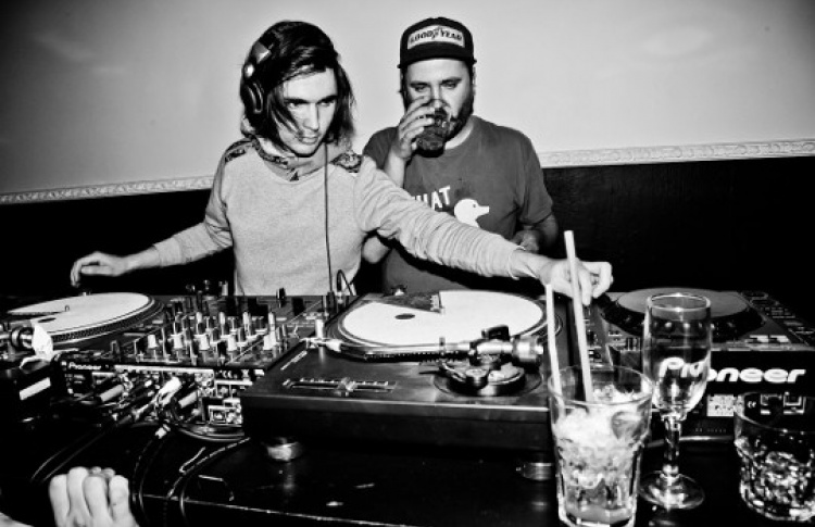 Sailor Jack, Loveski, Primat