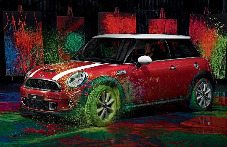 MINI проведет передвижную выставку современного искусства в рамках осеннего тест-драйва