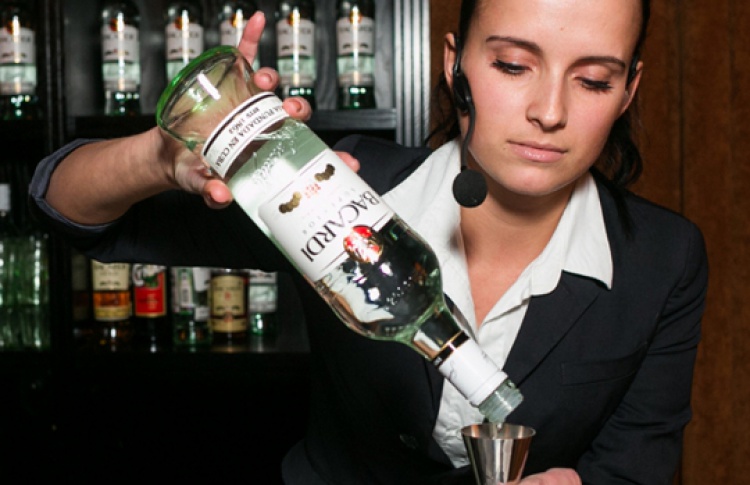 В полуфинале конкурса Bacardi Legacy победил бармен «Time Out Бара»