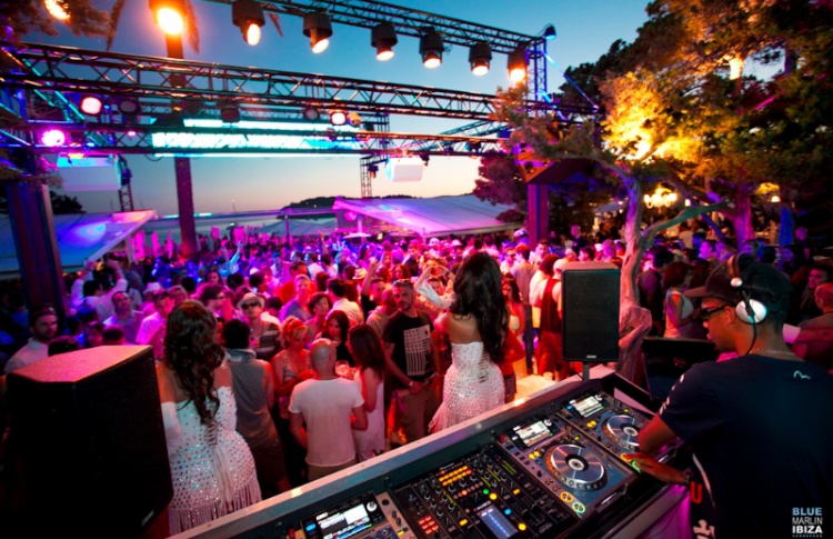 «Sails Up! Maxim Summer Club»: DJs Dmitry Rybakov, NikitaNonStop