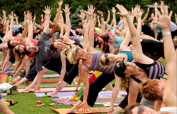 Благотворительный марафон Yoga Journal