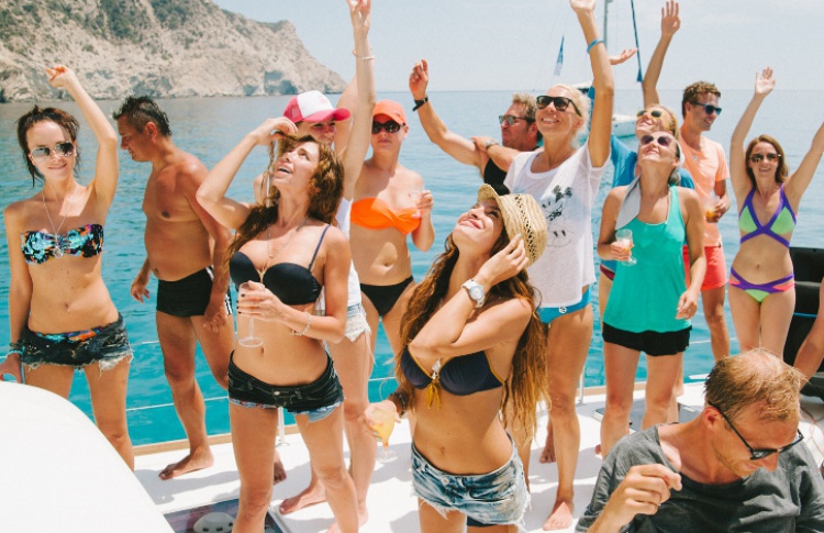 Pre-Party Sails Up! Party Yacht Week: DJs: Sasha S.Pio Escobar D`Maselle