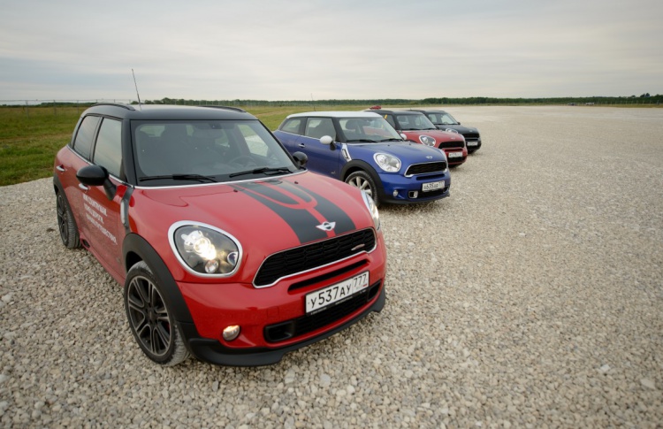 Участникам тест-драйва нового MINI COUNTRYMAN дарят iPad Mini