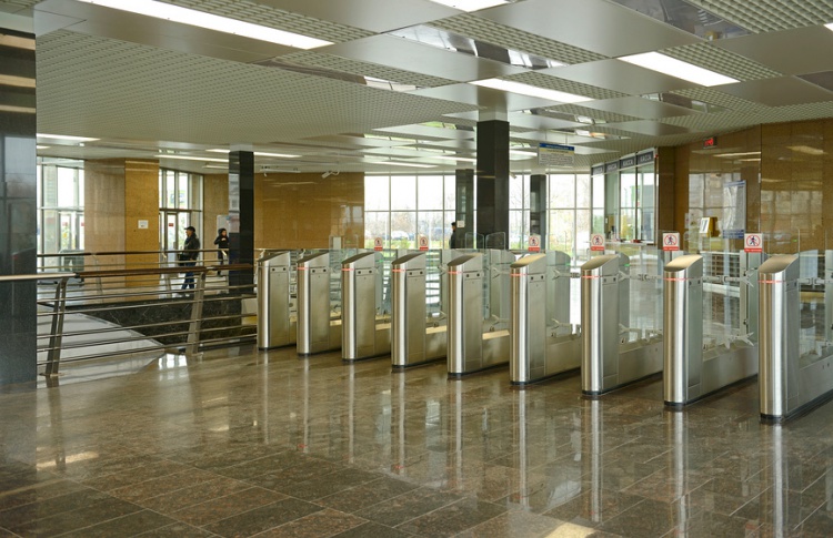 Проезд в метро можно будет оплатить с телефона