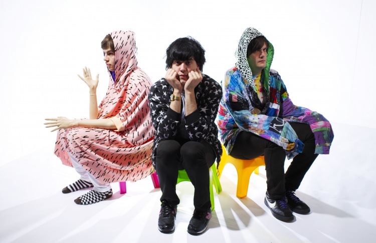 Klaxons: "Мы советовались с гнилым яблоком"
