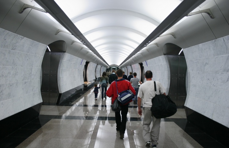 В метро могут появиться розетки для зарядки телефонов