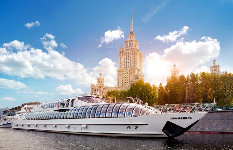 8 Марта с «Рэдиссон Ройал, Москва»