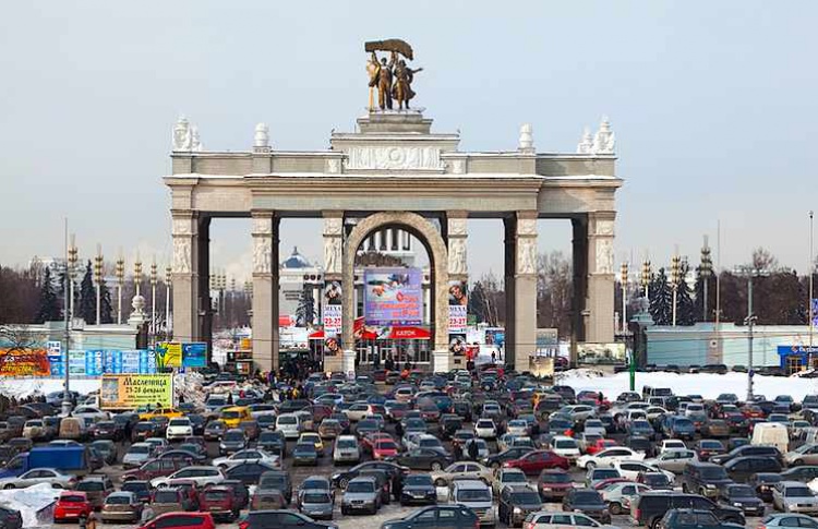 У ВДНХ построят семь платных парковок