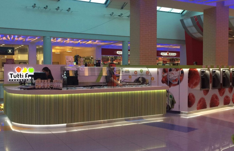 Новый островок Tutti Frutti Frozen Yogurt открылся в ТЦ «Метрополис»