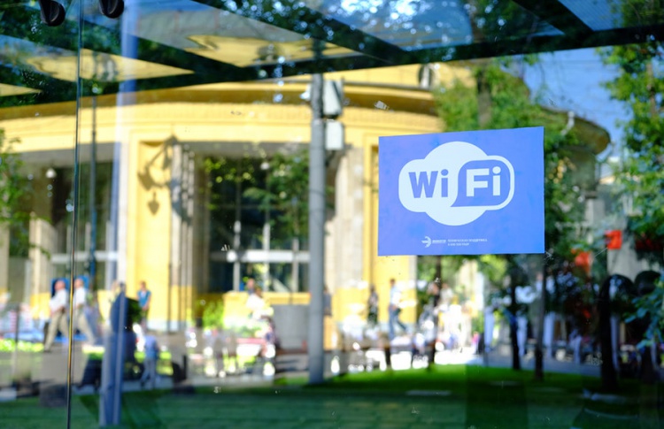 На остановках начал работать бесплатный wi-fi