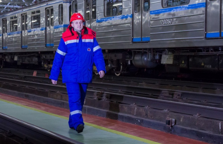 Сотрудникам метро придется сбрить бороды