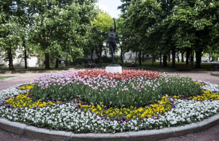 В Парке Горького появились Ландышевая, Зимняя и Весенняя аллеи