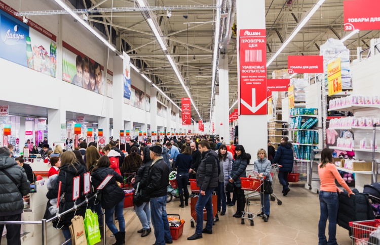 Москвичи стали меньше тратить в магазинах