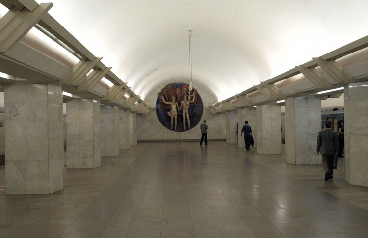 В метро проехал голый пассажир
