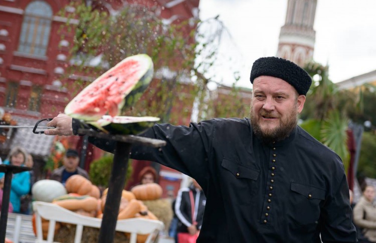 На Манежной открыли казачью ярмарку