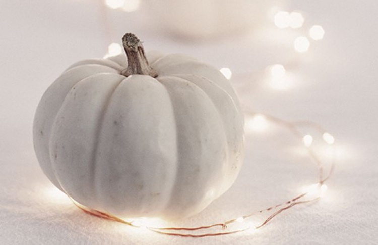 BE VERY SPECIAL AVANT-GARDE HALLOWEEN WHITE