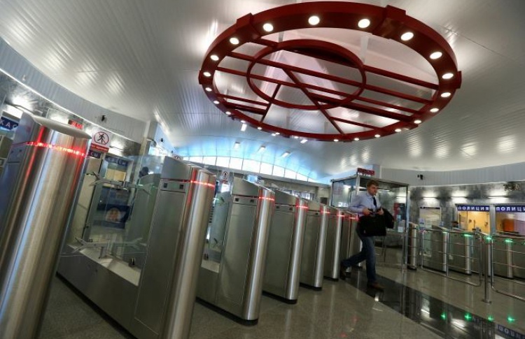 Вестибюли метро обезопасят от бомб