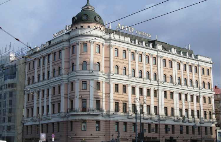 H&M въедет в «Галерею Актер» на 32 года