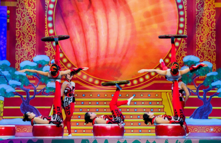 Jinan acrobatic troupe. Гастроли китайского цирка