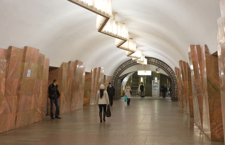 На выходных закроют 12 вестибюлей метро