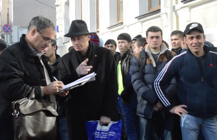 Забастовали метростроевцы
