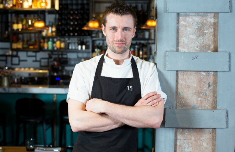 Кухню 15 Kitchen+Bar возглавил новый шеф