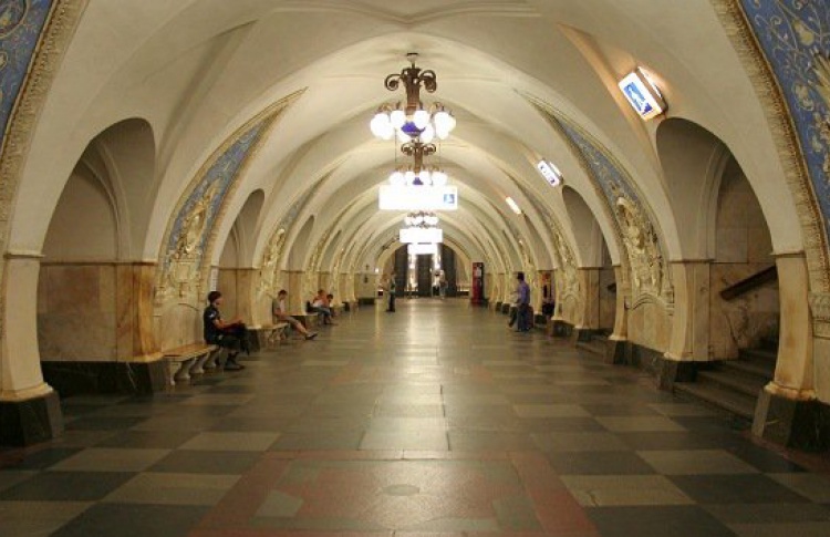 Вестибюли 10 станций метро закроют на выходные