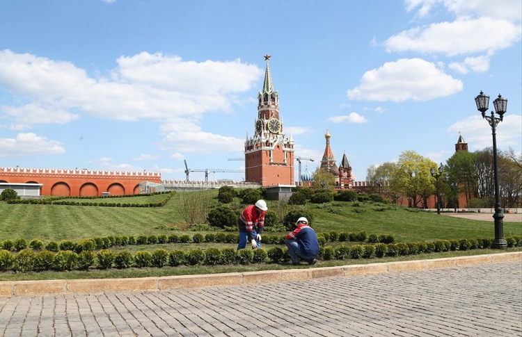 Новый парк открылся на месте старого корпуса Кремля