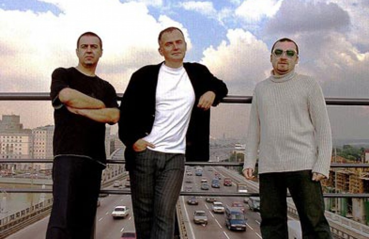 Мегаполис + White Trainers Community + East End