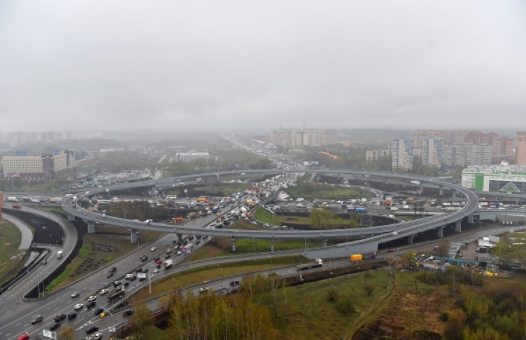 В 2017 году московские власти решат, как развивать МКАД