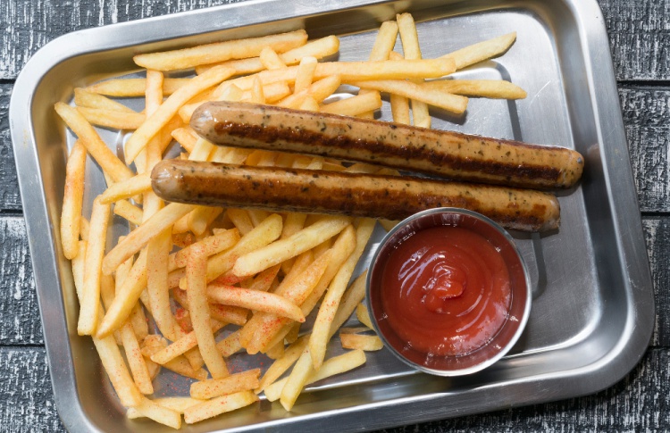 На Мясницкой заработала сосисочная от создателей «Вай Мэ!» и Saperavi Café