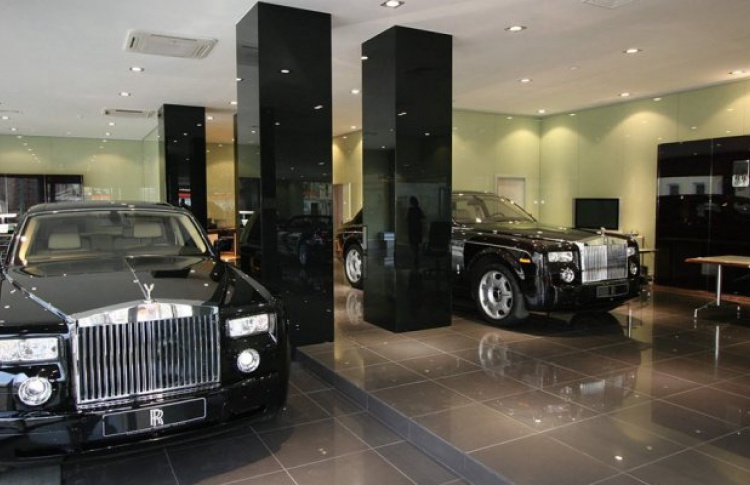 Rolls-Royce открыл первый в Европе салон подержанных машин