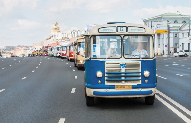 20 ретроэкспонатов пройдут колонной на Празднике московского автобуса