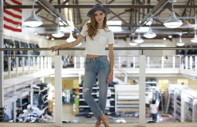 В Москву привезут всего 100 пар джинсов из коллекции Levi's x Кьяры Ферраньи