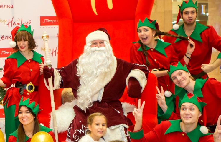 Дед Мороз приглашает на веселье в Hamleys