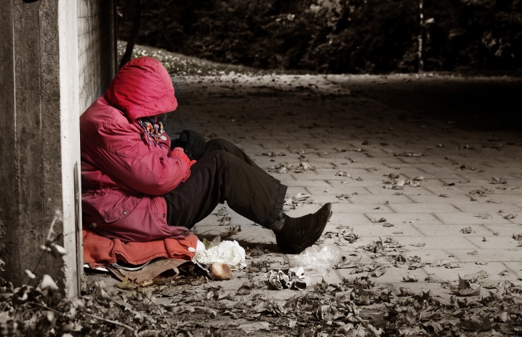 Как помочь бездомным в своем городе — советует «Ночлежка» — Нужна помощь. Как помочь бездомному человеку