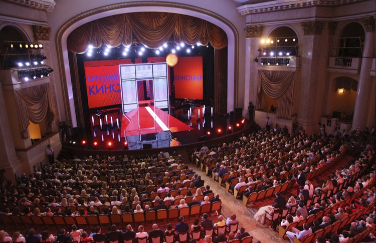 © kinotavr.ru
