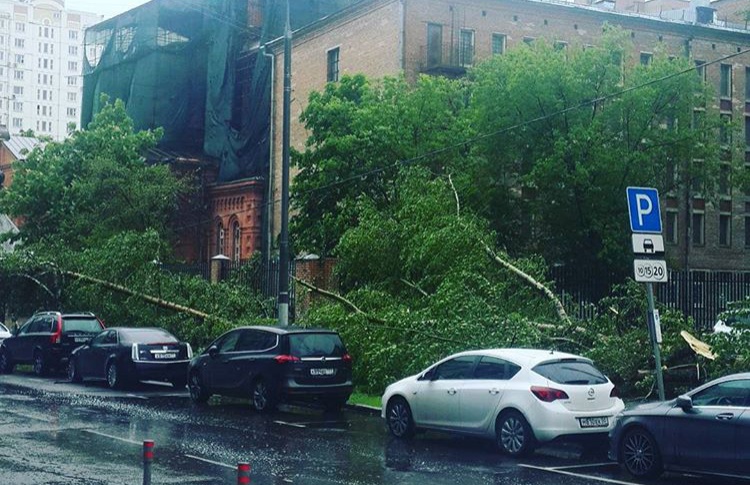 МЧС предупредило о новом урагане в Москве