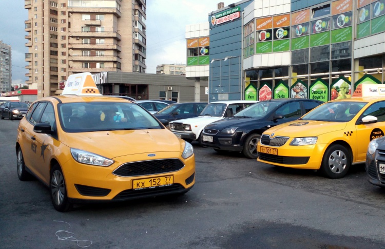 «Яндекс.Такси» и Uber объединились в России