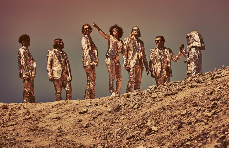 Arcade Fire извинились за рекламную кампанию с дресс-кодом для фанатов