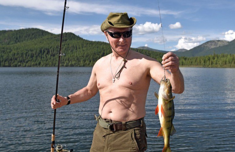 Павел Дуров показал голый торс и бросил вызов Путину в #PutinShirtlessChallenge